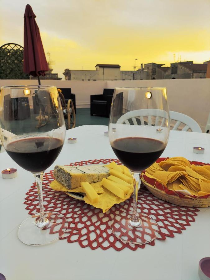 Rosa'S Apartment With Terrace Cagliari Exteriör bild