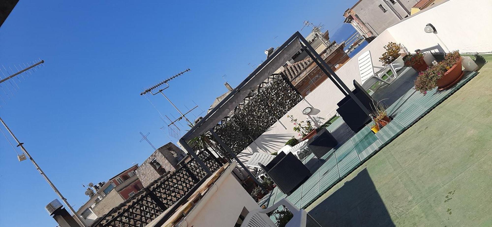 Rosa'S Apartment With Terrace Cagliari Exteriör bild